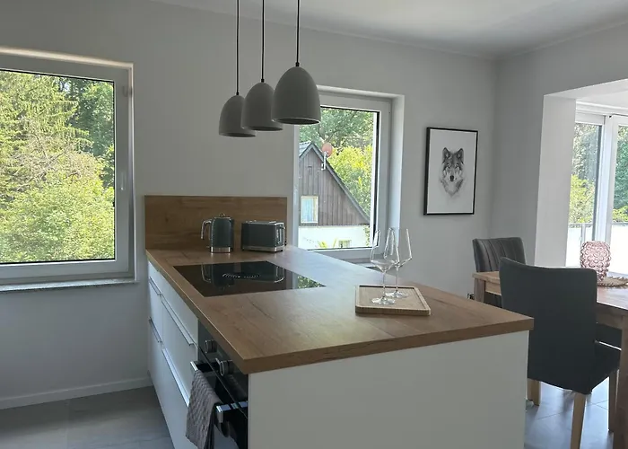 Waldesruh Mit Kaminofen Und Balkon דירה